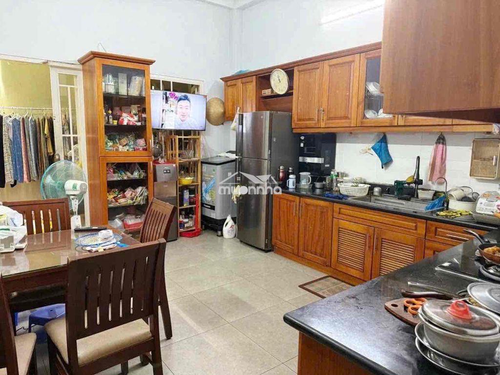 🏡 Nhà 3 tầng quận 7 – 4pn – 5wc – ngang 4m dài 25m – giá 9 tỷ 🔥  📍 lâm - 4