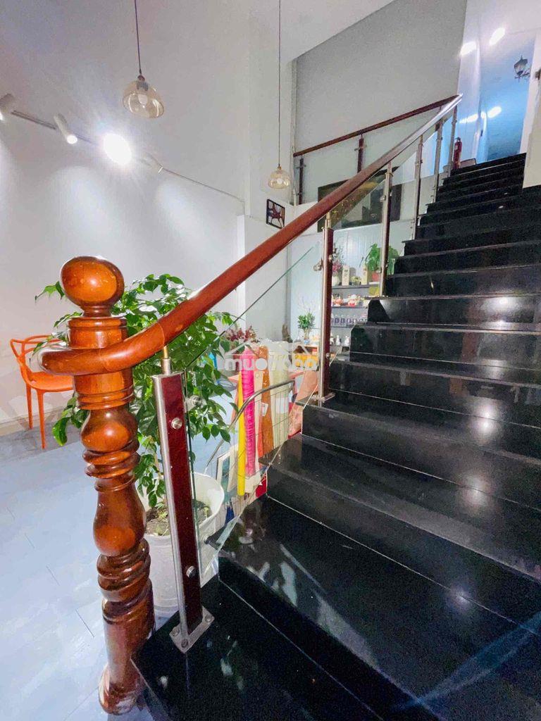 Cho thuê house ngay mặt tiền - 3