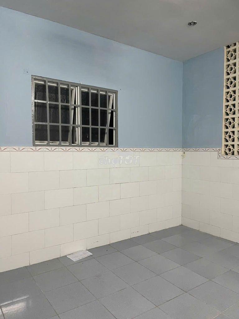 Nhà trệt lầu hẻm xe hơi quốc lộ 13 gần khu hồng long 40m 6 triệu/tháng - Ảnh 3