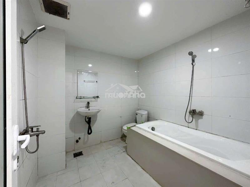 Phòng 50m2 ban công - lê đức thọ - tách bếp - free xe - giá 7tr
