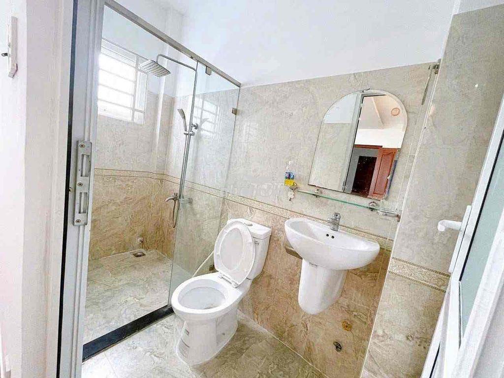 Nhà 2 lầu ngay ngã 4 ga giá 10 triệu - Ảnh 3