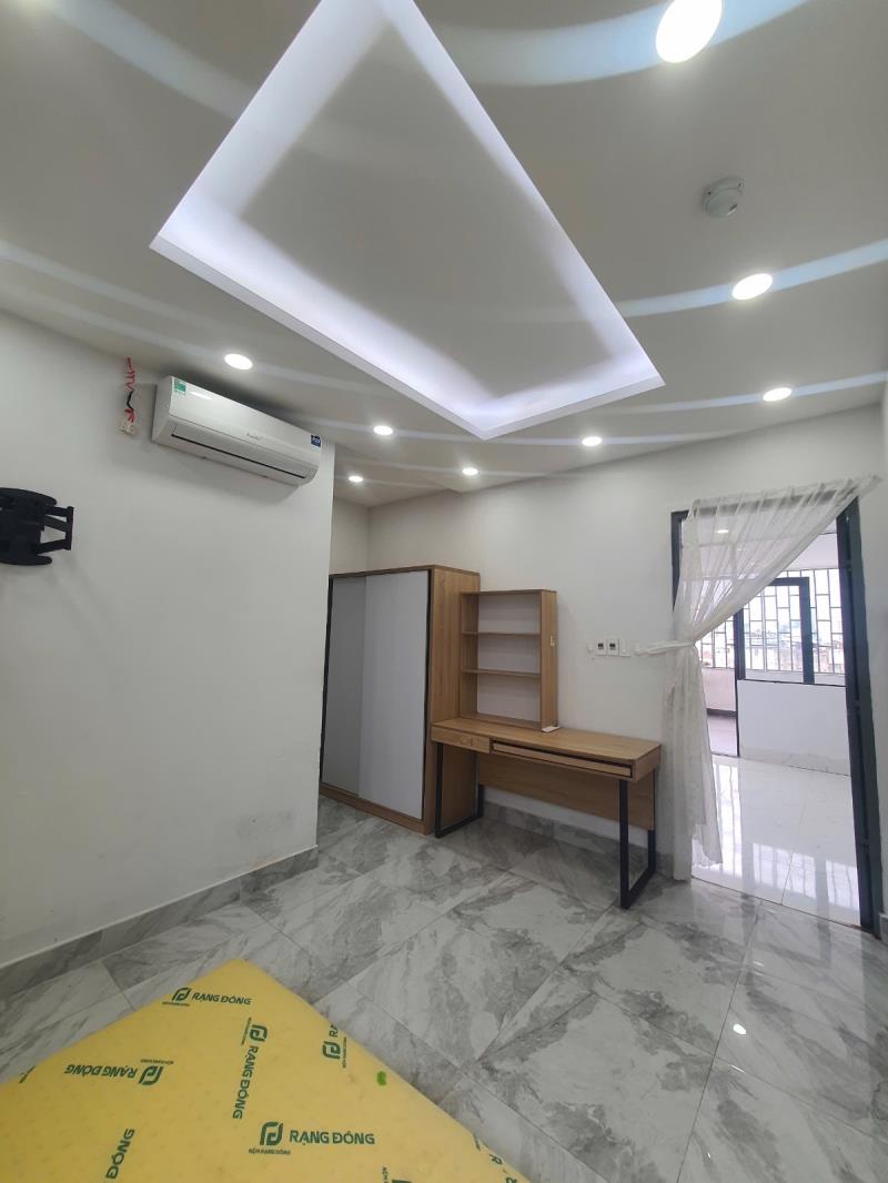 Cho thuê 1pn ban công 60m2 có máy giặt riêng ngay chợ bà chiểu - học viện cán bộ - trường đại học văn lang