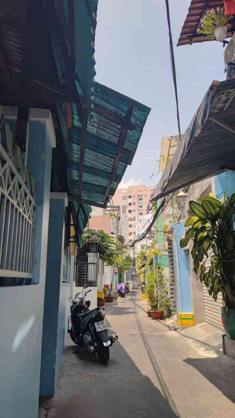 Ngay  trường cao đẳng kinh tế kỹ thuật - nguyễn văn luông - q.6 - dt:37m2 - 5 tỷ 2