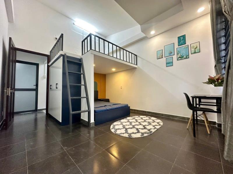 Căn hộ có gác cực to  ban công thang máy  50m2 gần cv chu văn an emart pvt vincom plaza nguyễn xí - 2