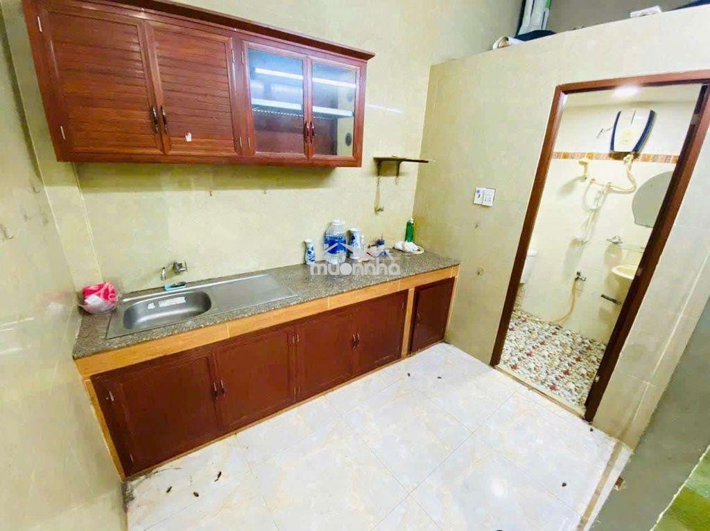 Nhà 2 phòng sát đầm sen - Ảnh 3