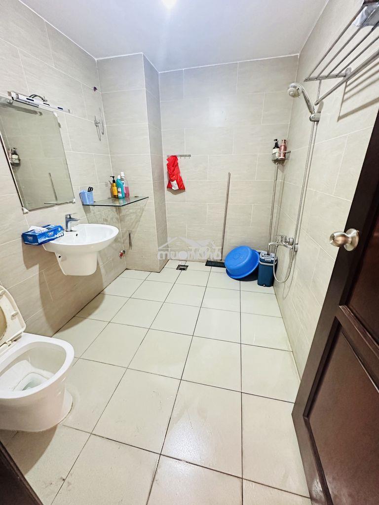 Cần cho (2-3nữ) thuê tầng 2 nhà phố dt sử dụng 50m2 - 4