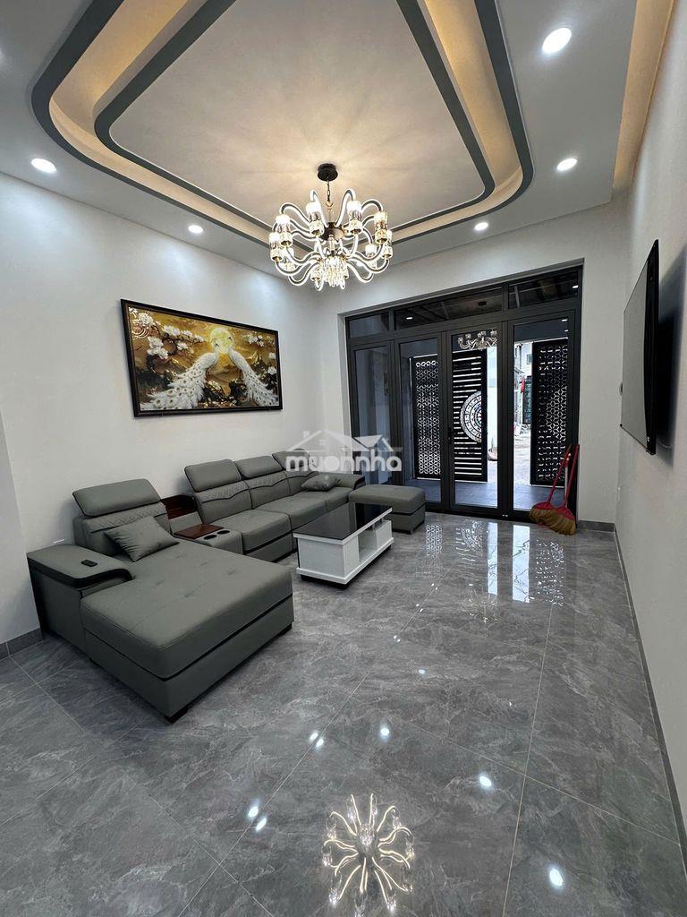 Bán nhà 1 trệt 2 lầu sân thượng mới 100%, 80m2, 4pn, nội thất hẻm 6m