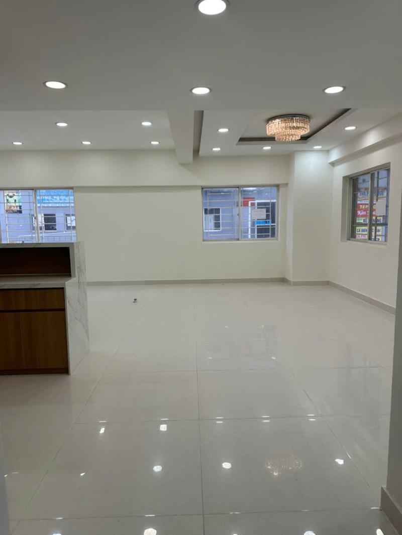 Bán căn hộ tầng trệt phú mỹ thuận. 144m2, 3pn, 3wc tiện ở, buôn bán, sổ hồng. giá: 4,9 tỷ - 3