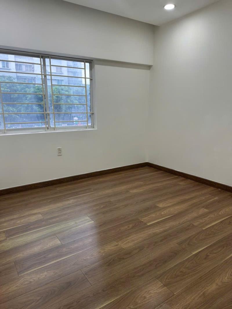 Bán căn hộ tầng trệt phú mỹ thuận. 144m2, 3pn, 3wc tiện ở, buôn bán, sổ hồng. giá: 4,9 tỷ - 4