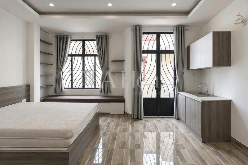 Cho thuê căn ban công lớn, full nội thất (bình thạnh) gần vlu, iuh.