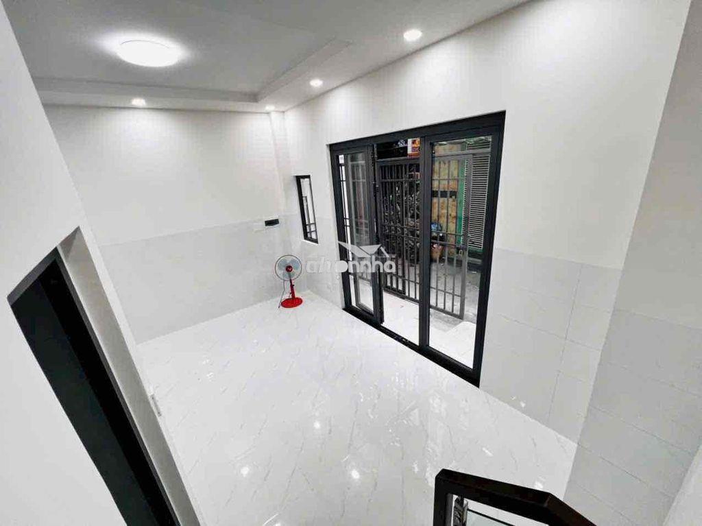 Nhà mới 6*8m 2lầu st 3pn 3wc quang trung p10 gv - Ảnh 2