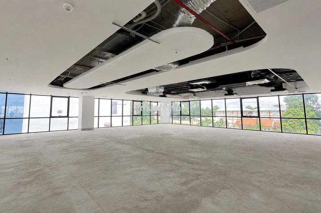 Cho thuê tòa nhà diện tích 2000m2 trung tâm quận 3 - 4