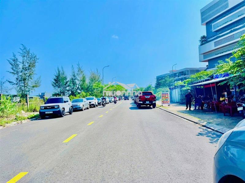 Hạ giá lô 168m2 đường lớn 27m, trục kinh doanh, cổng chợ điện ngọc