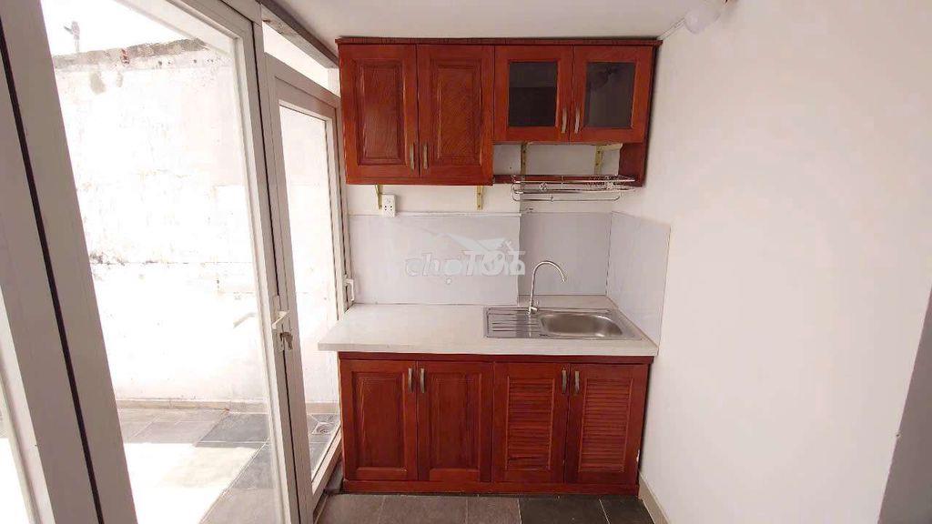 Ban công ,tách bếp ,máy giặt riêng - Ảnh 3