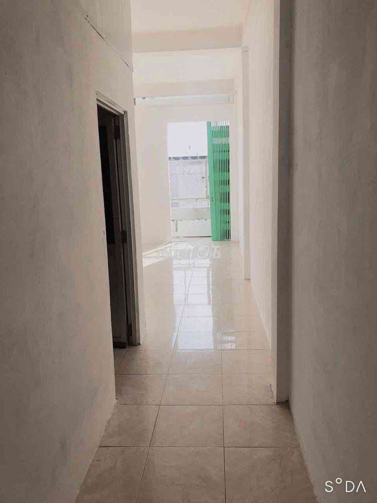 Căn hộ chung cư lầu 3, lô d chung cư lạc long quân, phường 5, quận 11 - Ảnh 2