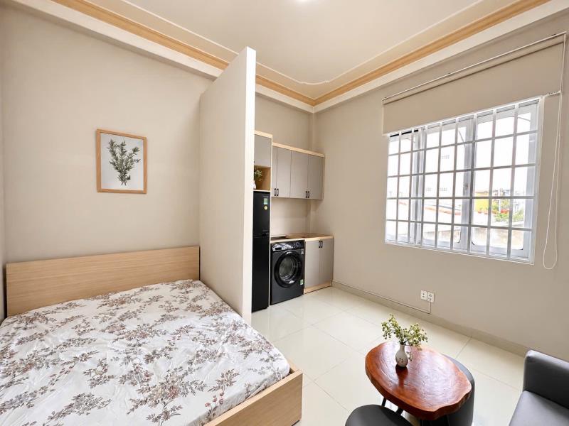 Cho thuê căn hộ tách bếp, máy giặt riêng, cửa sổ lớn – tân cảng, bình thạnh đi bộ qua ga metro | gần landmark 81 uef, ftu2, uth