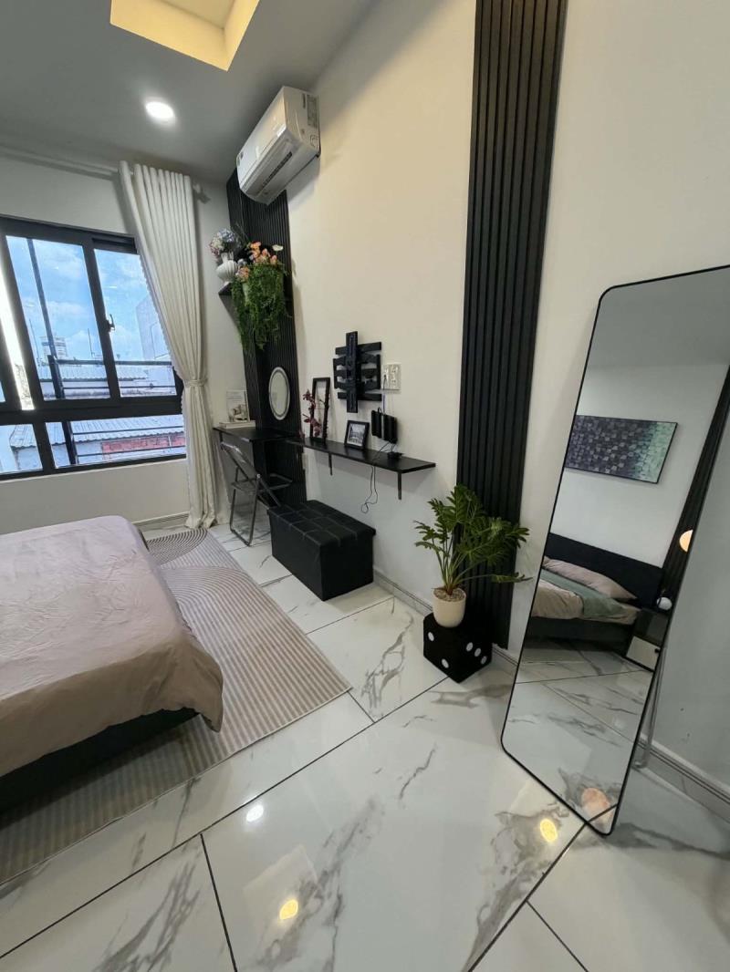 Cho thuê căn hộ studio 1pn tách bếp  phòng trống sẵn đặt tại chu văn an cửa sổ thoáng, full nội thất có tủ lạnh, tv gần hutech, ngoại thương, uef,.. tiện lợi di chuyển qua quận 1, thủ đức - Ảnh 3