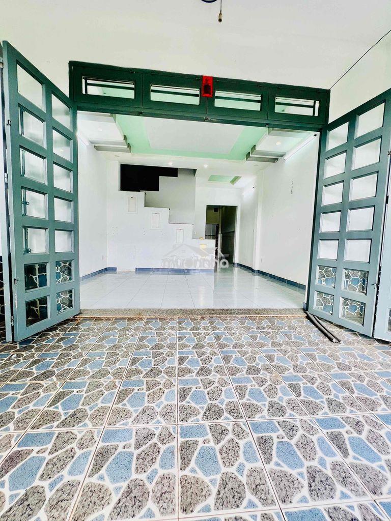 Cho thuê nhà dt 5x20 1trệt 1lầu 3pn 3wc sân xe máy hẻm ba gác