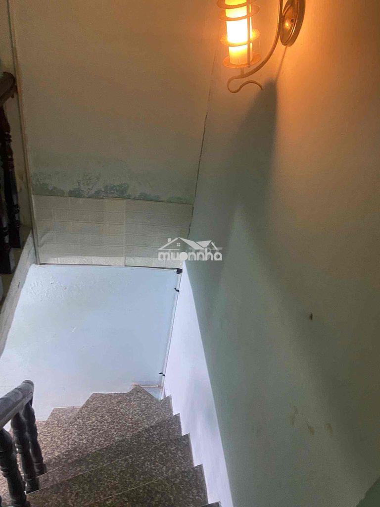 Trệt lầu 5*6; 2pn kín 2wc rẻ chốt lẹ - Ảnh 2