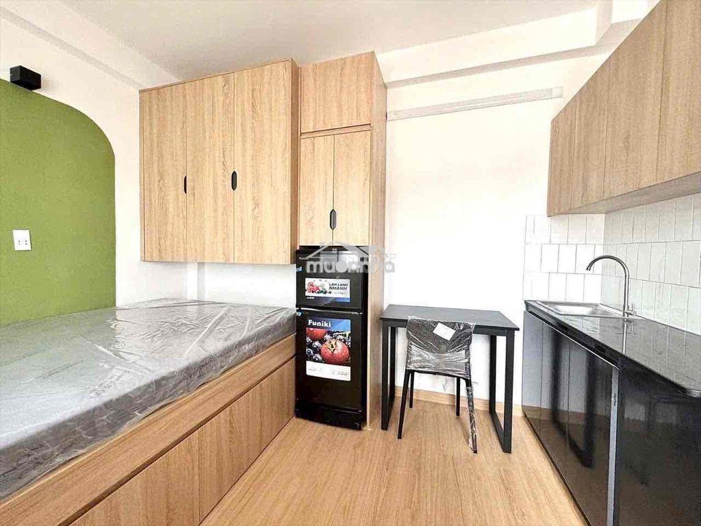 Phòng full nội thất, cửa sổ trời - Ảnh 2