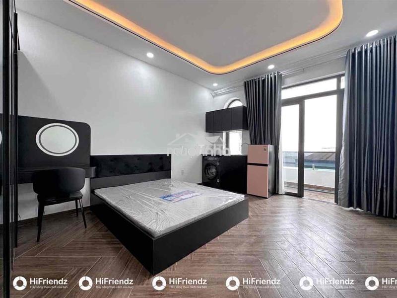 Cho thuê căn hộ mới 100% ban công full nội thất gần vòng xoay phú lâm
