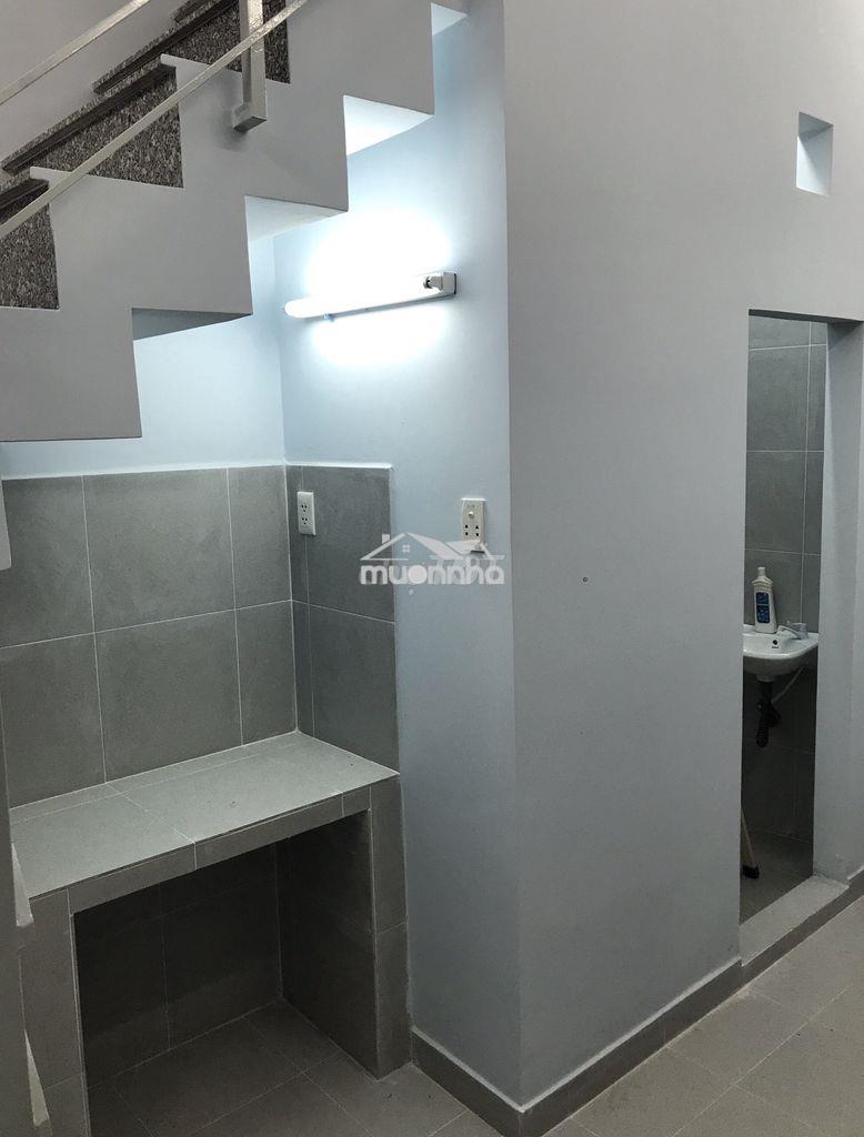 Nhà nhỏ nguyên căn cho thuê gần cầu chữ y - 4