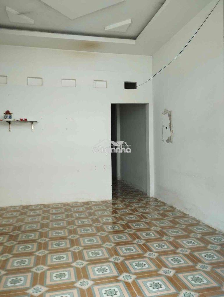 Cho thuê nhà mới sạch sẽ cấp 4 có 1p ngủ ấp 1 vla gần uỷ ban giá rẻ