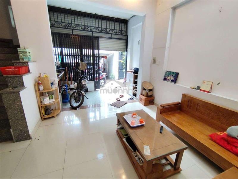Nhà trệt 2 lầu