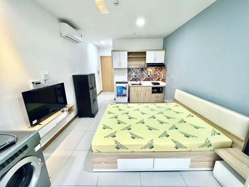 Cho thuê căn hộ bình thạnh gần ngã tư hàng xanh, full nội thất, cửa sổ lớn siêu thoáng, thang máy tiện đi q1 - Ảnh 4
