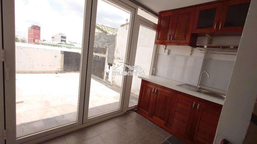 Ban công ,tách bếp ,máy giặt riêng - Ảnh 4