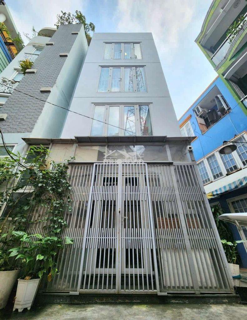 Quận 1 nhà 4 tầng dt 4,2x6m giá 8,9 tỷ ,xe hơi tới nhà.
