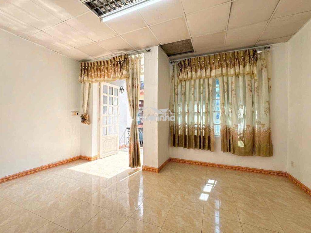 Nhà nguyên căn ngay gần vòng xoay lăng cha cả - gần ga t3 - gần lottle - Ảnh 3