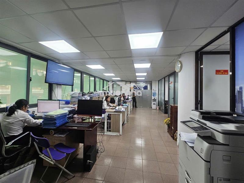 Vp lầu 1 vincom 3/2 50m2 mặt tiền lớn có cửa sổ mới đẹp ngay tttm