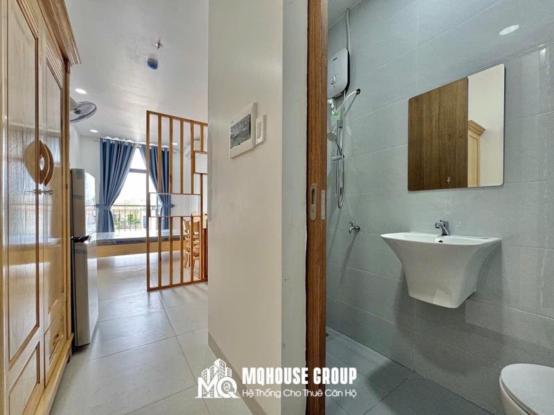 Studio ban công - phù hợp 2 người ở - sẵn nội thất