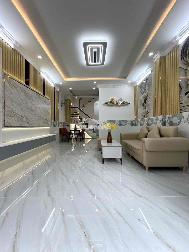 Nhà lầu đúc 3tầng 3pn dt:4,4x12m 100m ra hẻm ô tô huỳnh tấn phát