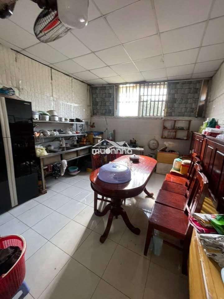 Nhà 3 lầu gần truong học di an c - 4