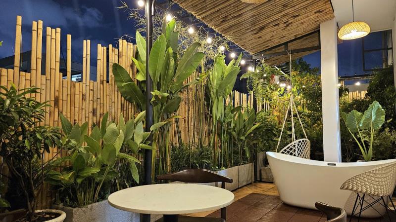 Cho thuê căn hộ full nội thất view sân thượng quận tân bình gần vòng xoay lăng cha cả, trục đường lê văn sỹ, hoàng sa trường sa