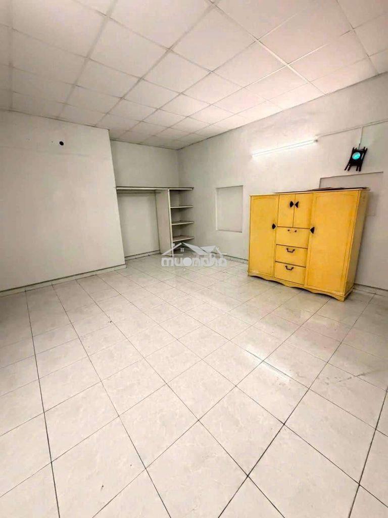 Nhà 1 trệt 1 lầu rộng rãi, dt sử dụng 186m2 - trung tâm phú nhuận