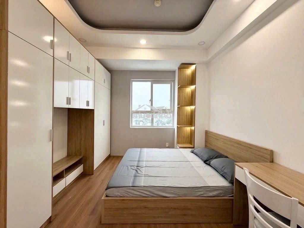 Bán chung cư  lạc long quân. dt - 45m2 2pn có sổ  - 3