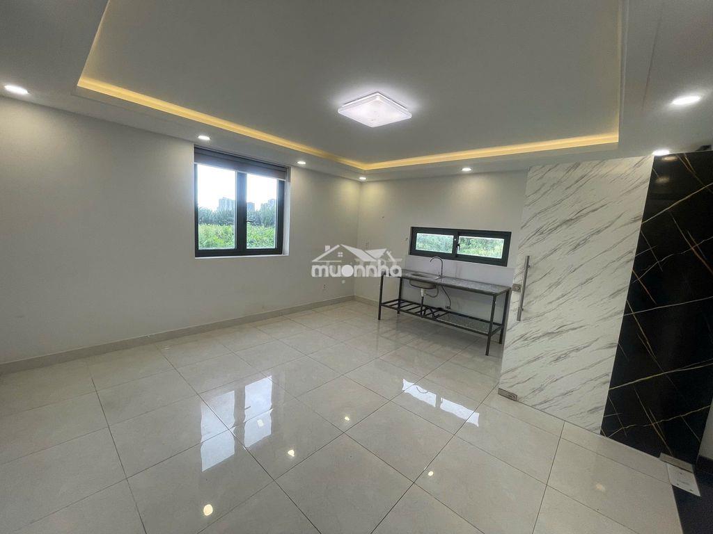 Giáp q7 - rộng : 30 m2- cửa sổ trời - thoáng mát - giá 4tr - Ảnh 3