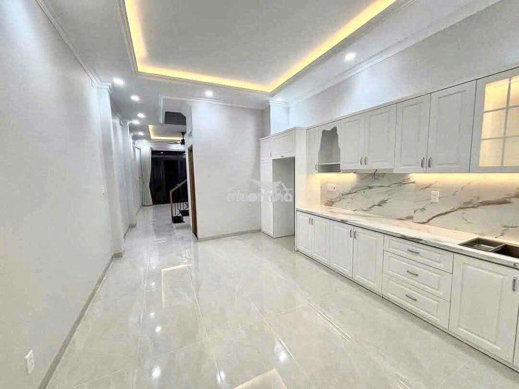 Nhà 3 tầng,sân thượng,4pn,5wc,đối diện cổng vạn phúc hbphuoc - Ảnh 3