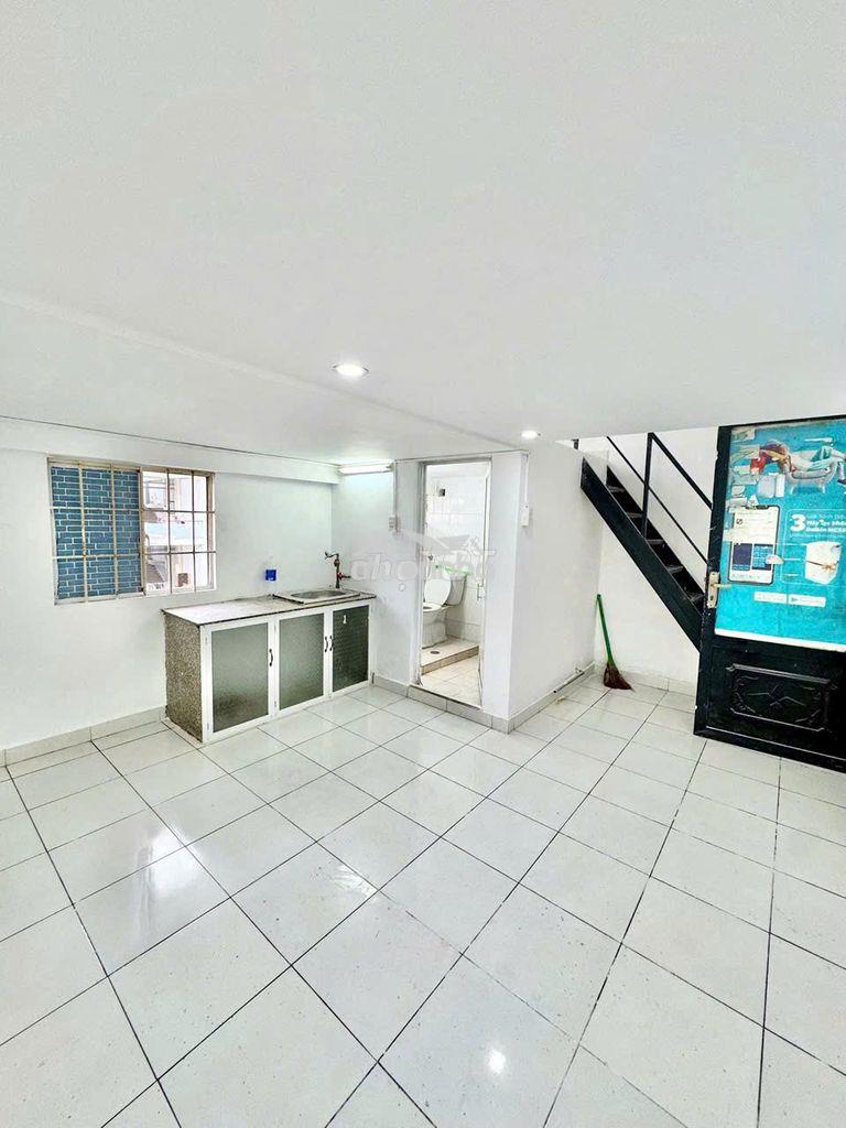 Becamex hòa lợi lầu 3 ép giá được 385 triệu.  ngộp nặng - Ảnh 2
