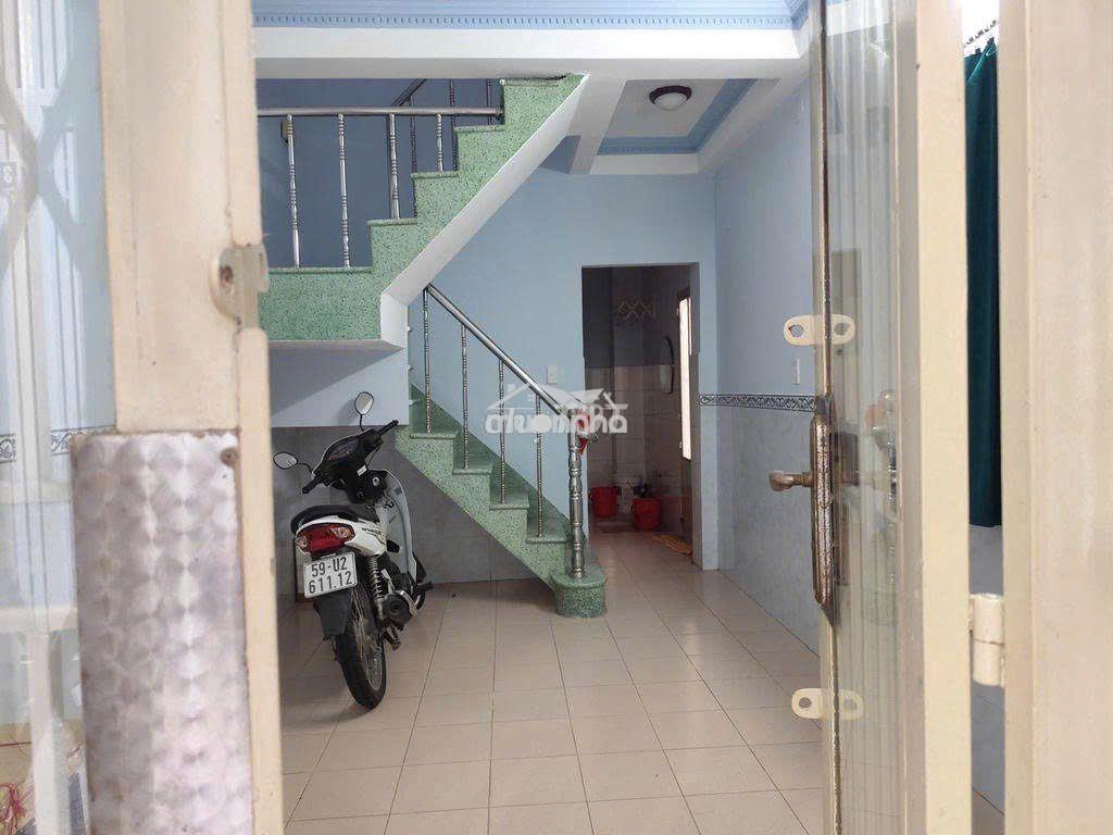 Cho thuê nhà 3pn góc hẻm ba gác, 1/ ngô gia tự, p.2, quận 10.  - 3
