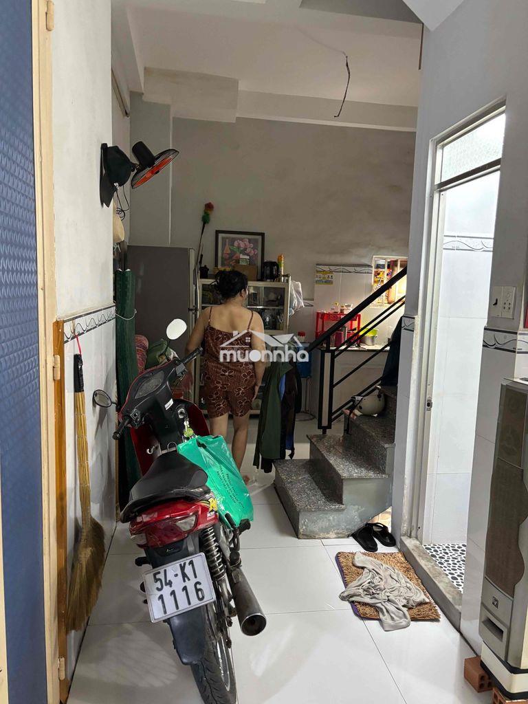 Nhà bán giá 1tỷ270 mặt tiền hẻm xe hơi gần trường hc le van luong - Ảnh 4