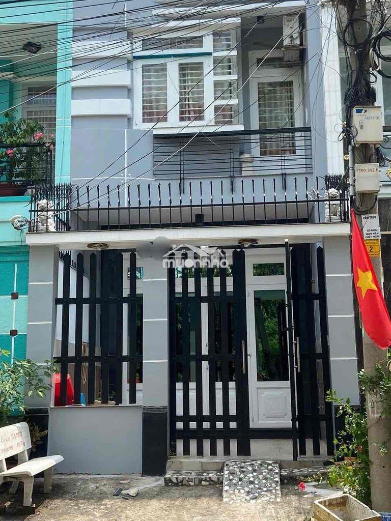 Cho thuê nhà hxh 3pn2wc sẵn nội thất 11tr p7. q8