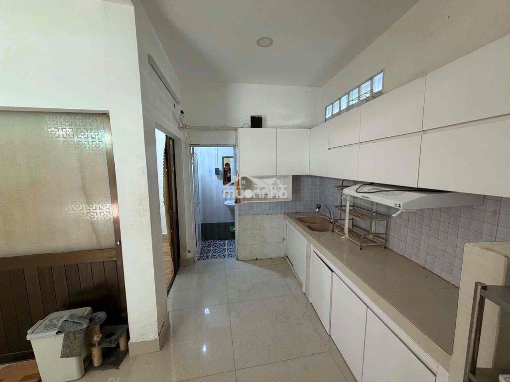 Cho thuê nhà bà hom q6 giá 8tr 6 x 7 trệt, lầu 2-3 pngủ, có nội thất - 2