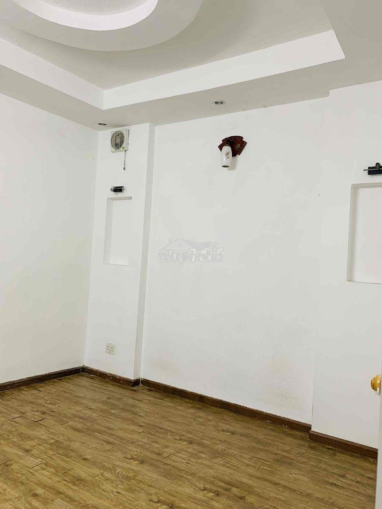Nhà 2 phòng ngủ 6x8 cách mạng tháng 8 - Ảnh 2