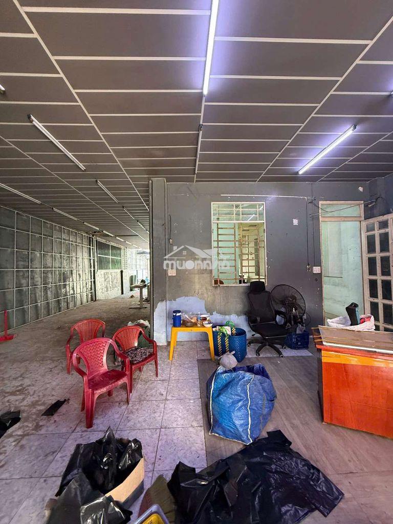 Cho thuê nhà nguyên căn + đất 2 mặt tiền - 230m² – chân cầu phú long - 4