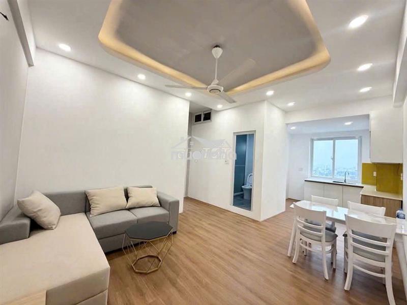 Bán chung cư  lạc long quân. dt - 45m2 2pn có sổ 