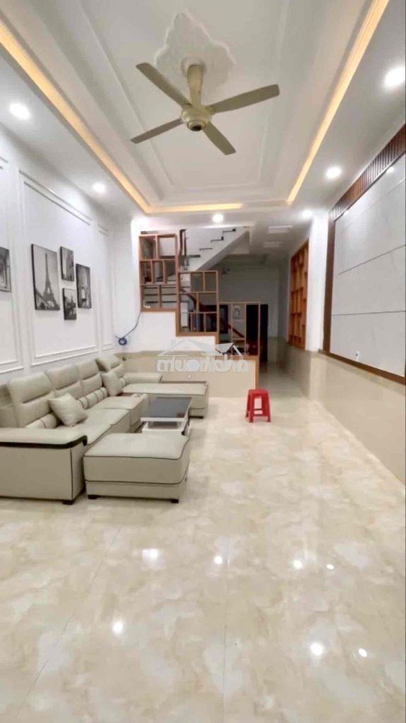 Nhà 2 lầu 1 trệt bình chuẩn,gần ngã tư miễu ông cù,nội thất cơ bản